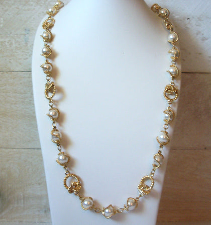 Vintage Glass Pearl Necklace 50720