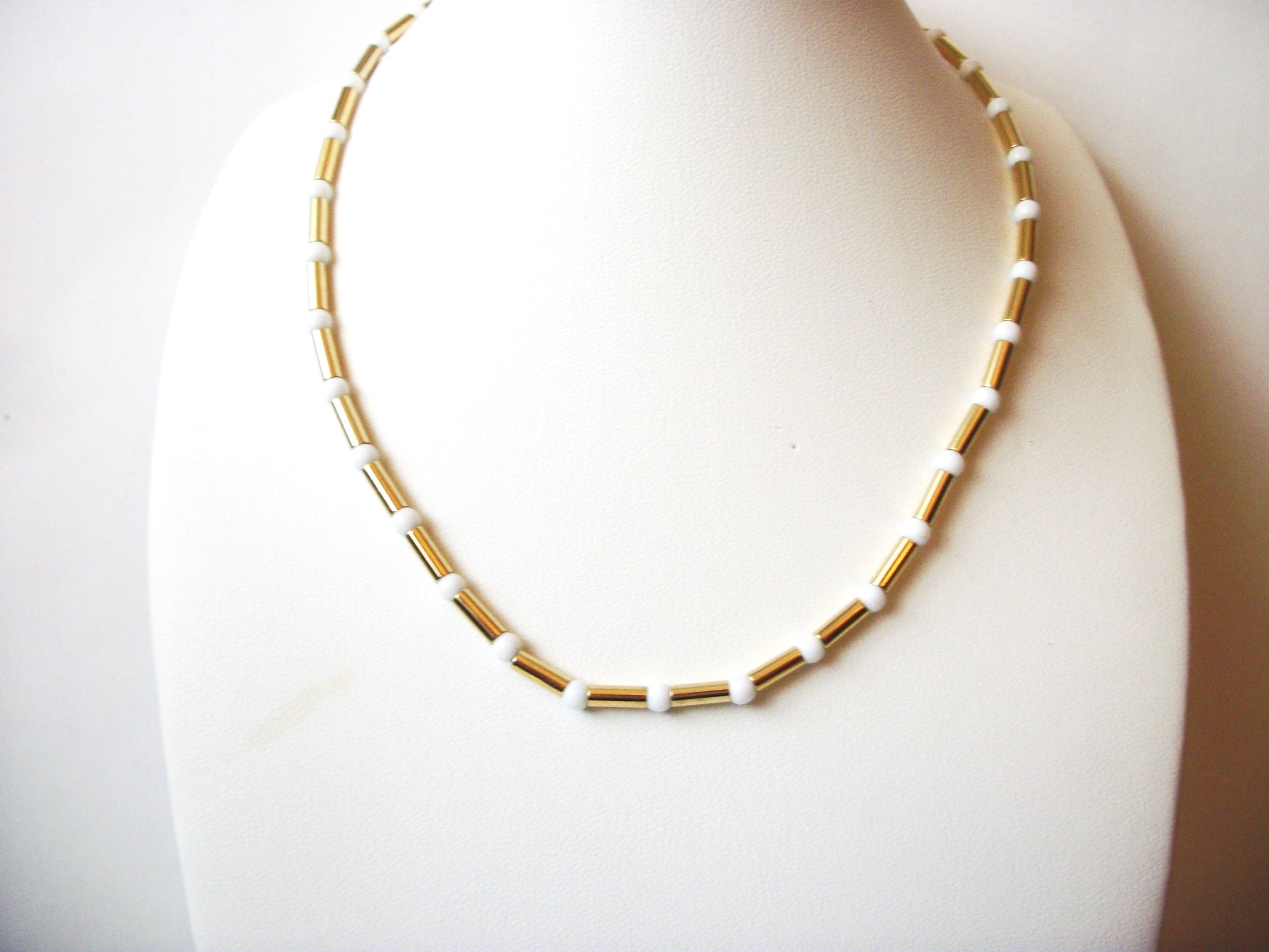 Vintage Gold White Lucite Necklace 83116