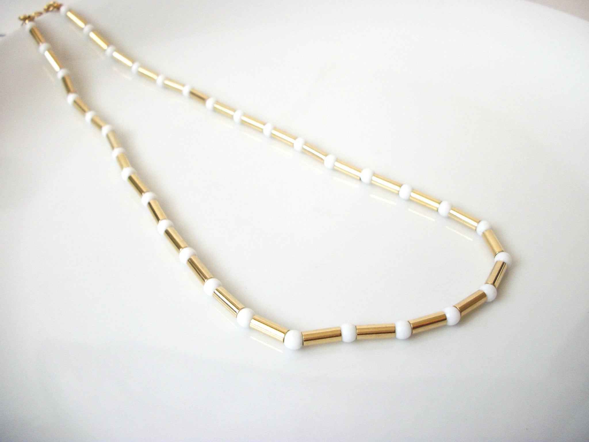 Vintage Gold White Lucite Necklace 83116