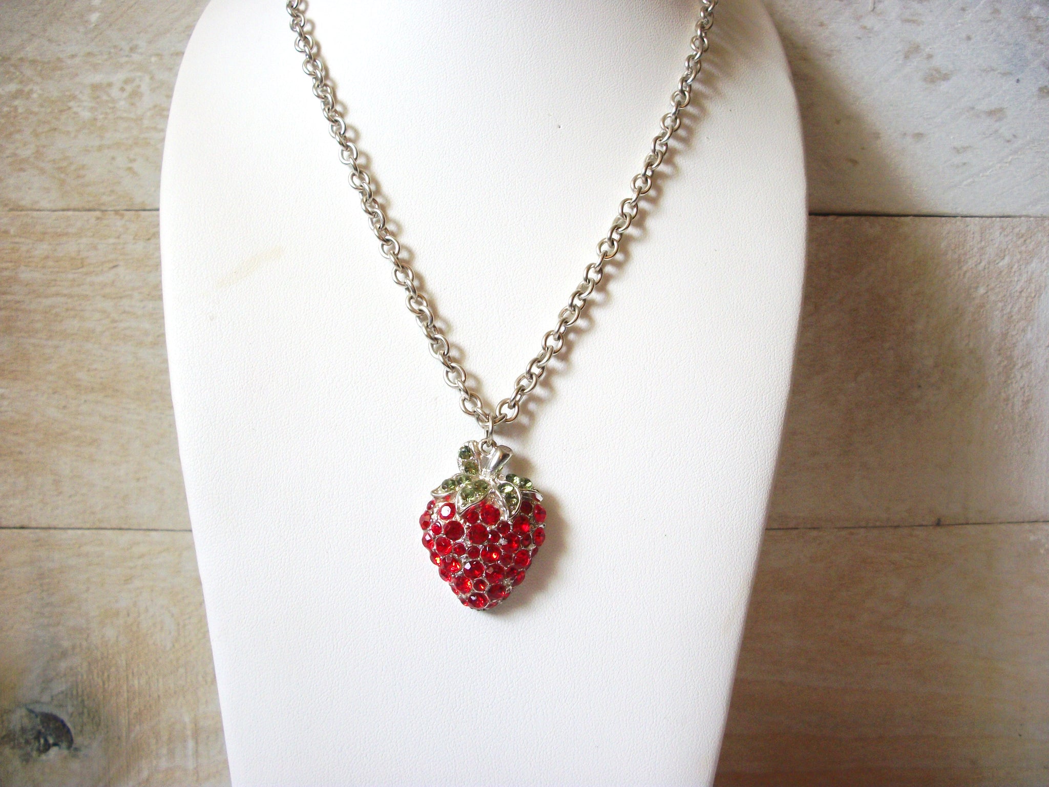 Retro Rhinestones Strawberry Necklace 50820