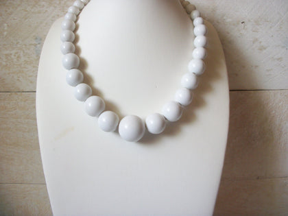 Retro Old Plastic White Beads Necklace 51220