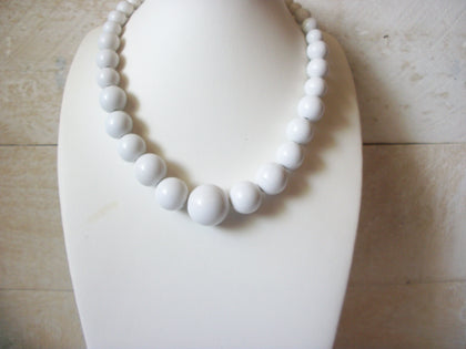 Retro Old Plastic White Beads Necklace 51220