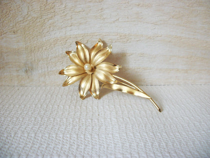 Retro Gold Toned Floral Brooch 51220
