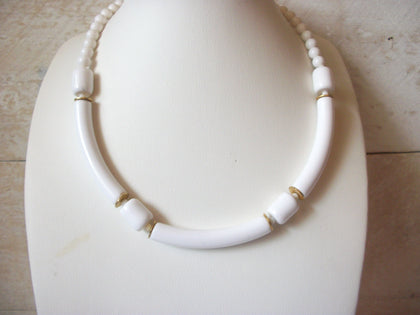 Retro Lucite Shorter Length Necklace 51220
