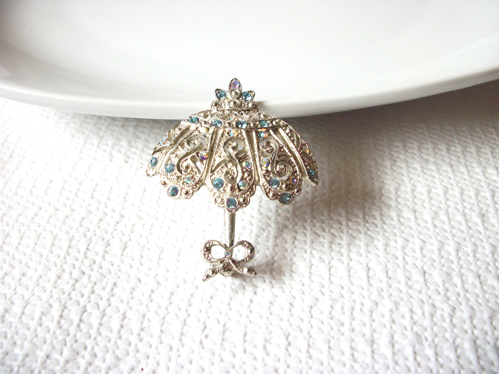 Vintage Aurora Borelias Crystals Umbrella Brooch 10416