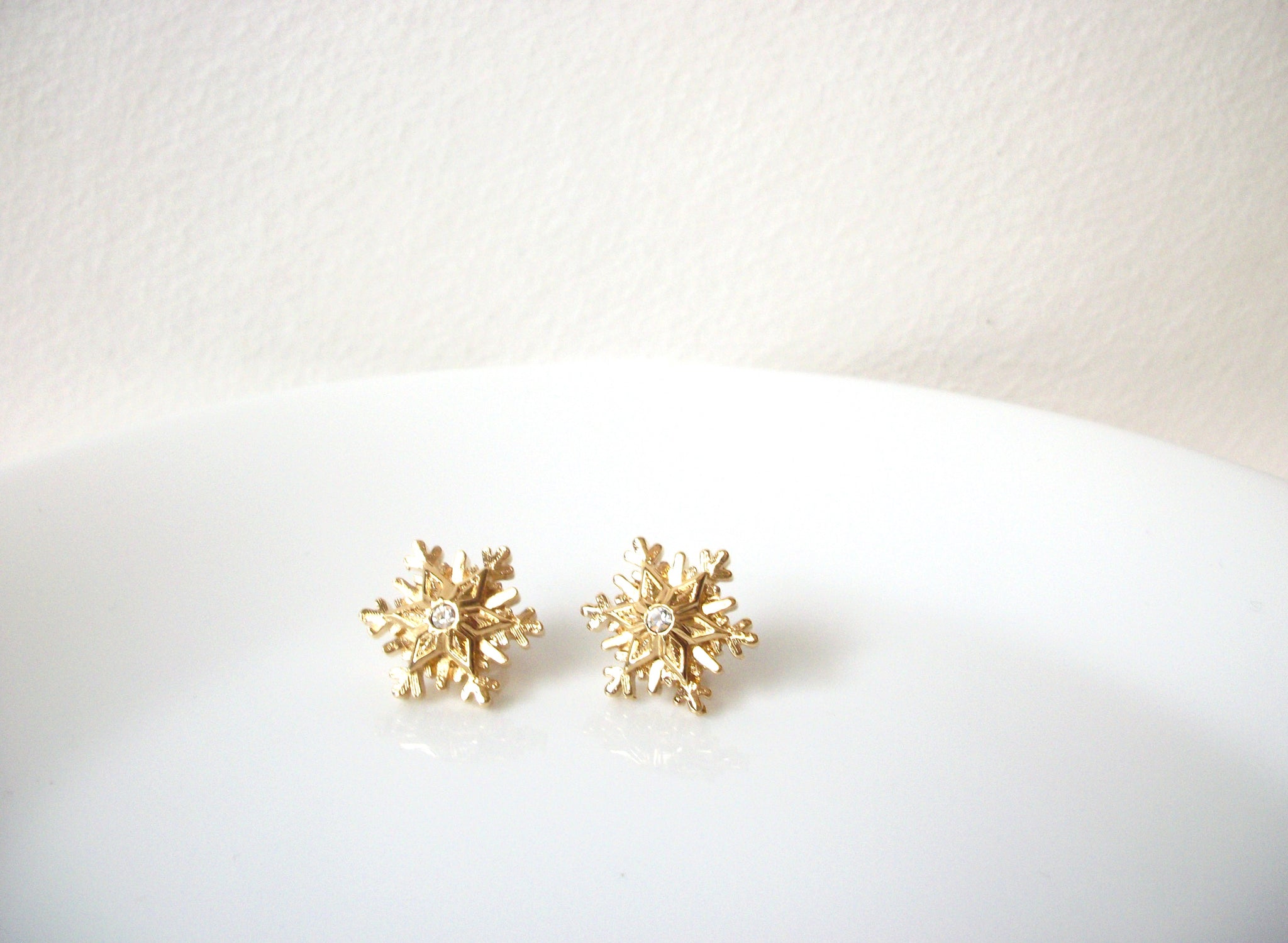 Vintage Smaller Rhinestone Snowflake Earrings 111120