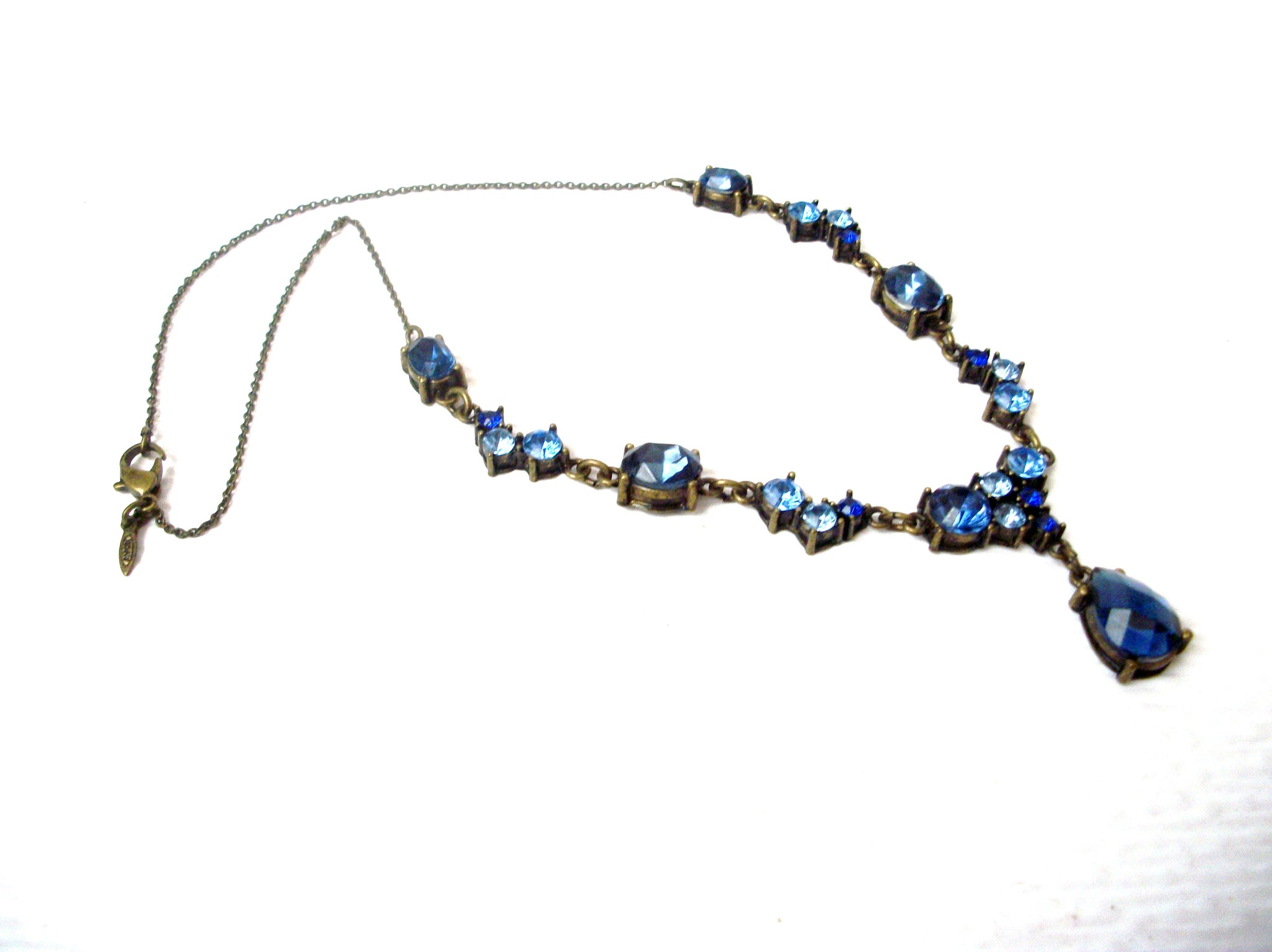 Vintage AVON Blue Rhinestone Necklace 112120