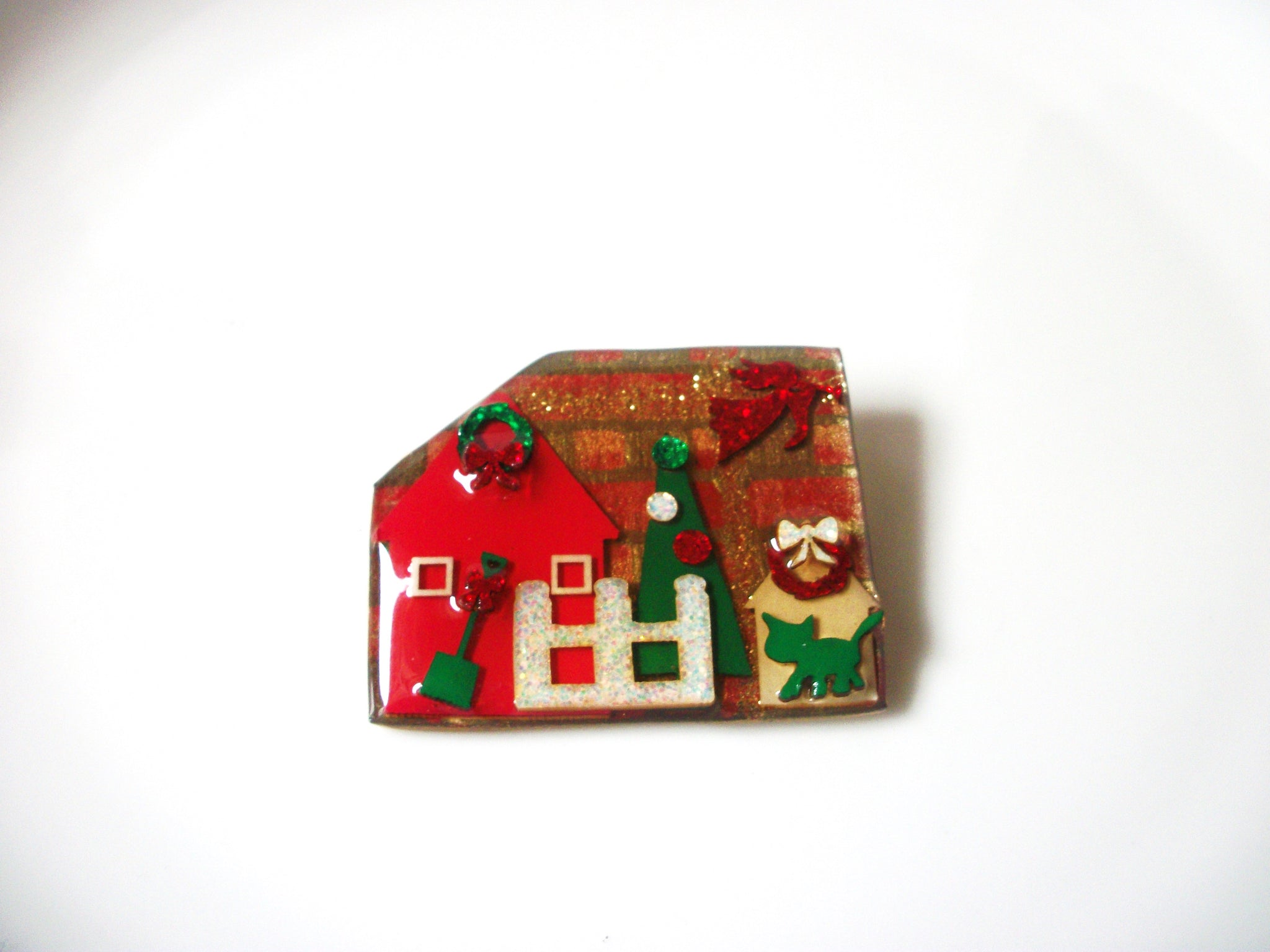 LUCINDA Christmas House Pins 8316