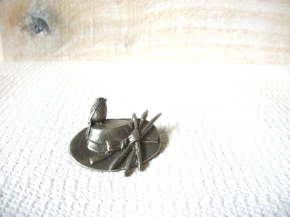Pewter Vintage Painters Hat Brooch 51820