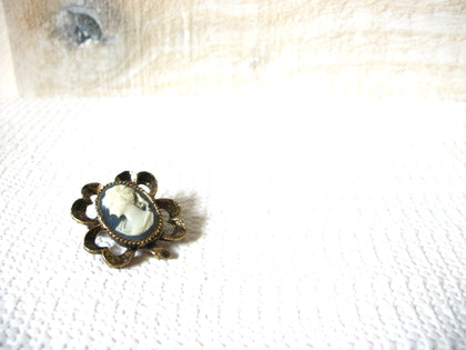 Smaller Vintage Cameo Brooch 51820