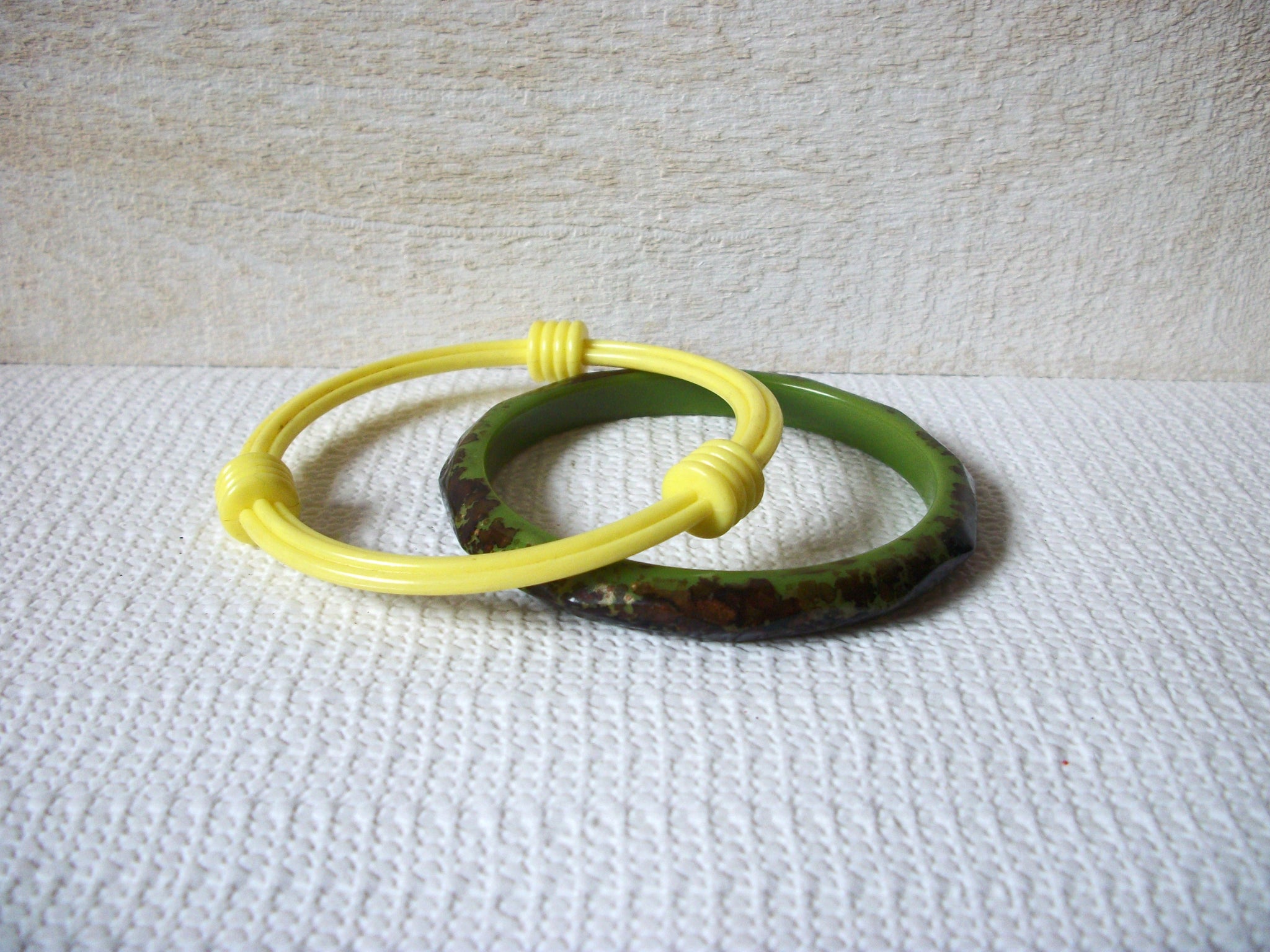 Retro Plastic Bangles 52120