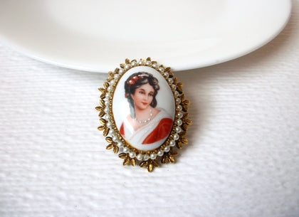 Vintage AVON Cameo Silhouette Brooch Pin 112520