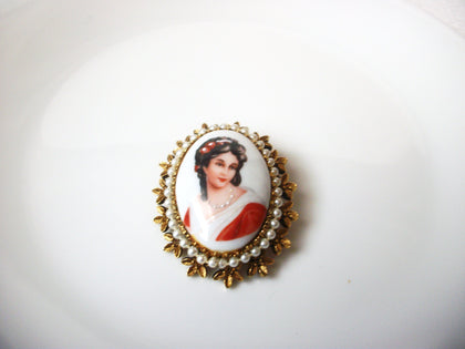 Vintage AVON Cameo Silhouette Brooch Pin 112520