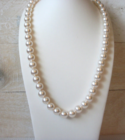 Retro 24 Inch Faux Pearl Necklace 52320
