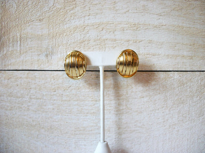 Retro Gold Toned Earrings 52320
