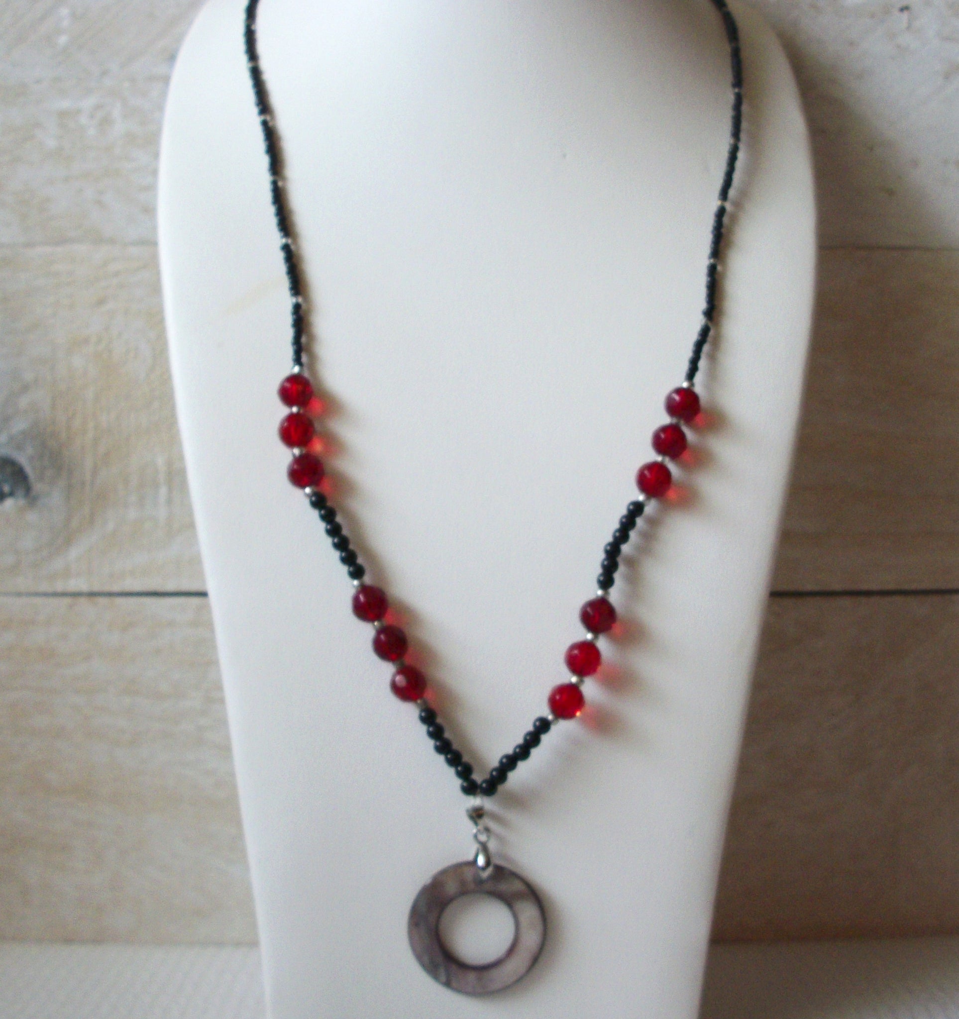 Vintage Red Black Necklace 52920