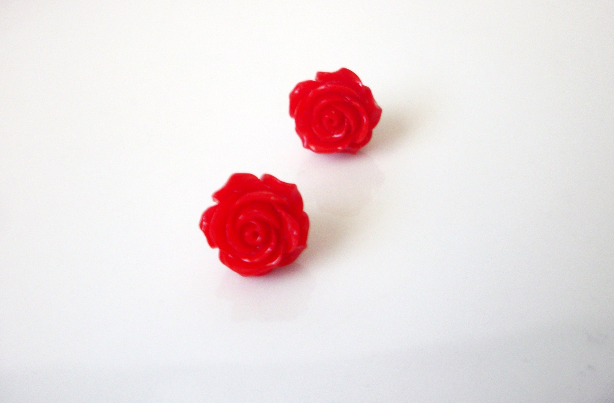 Vintage Cellulose Rose Stud Small Earrings 40220