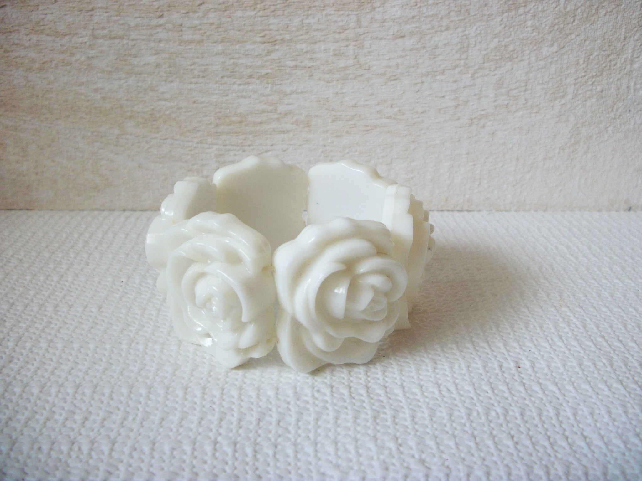 Retro 1970s White Rose Bracelet 52820