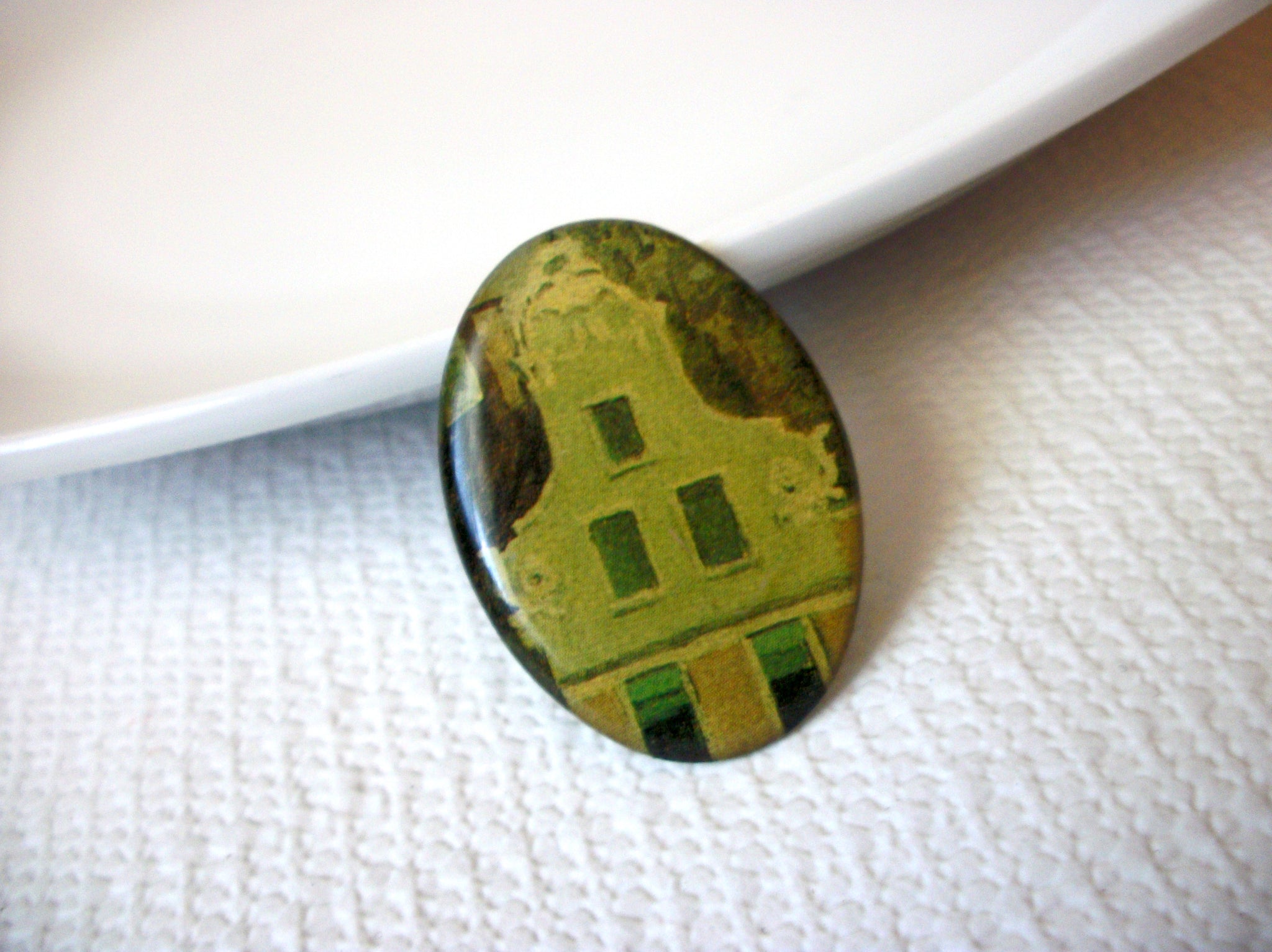 Vintage Old Building Brooch 40220