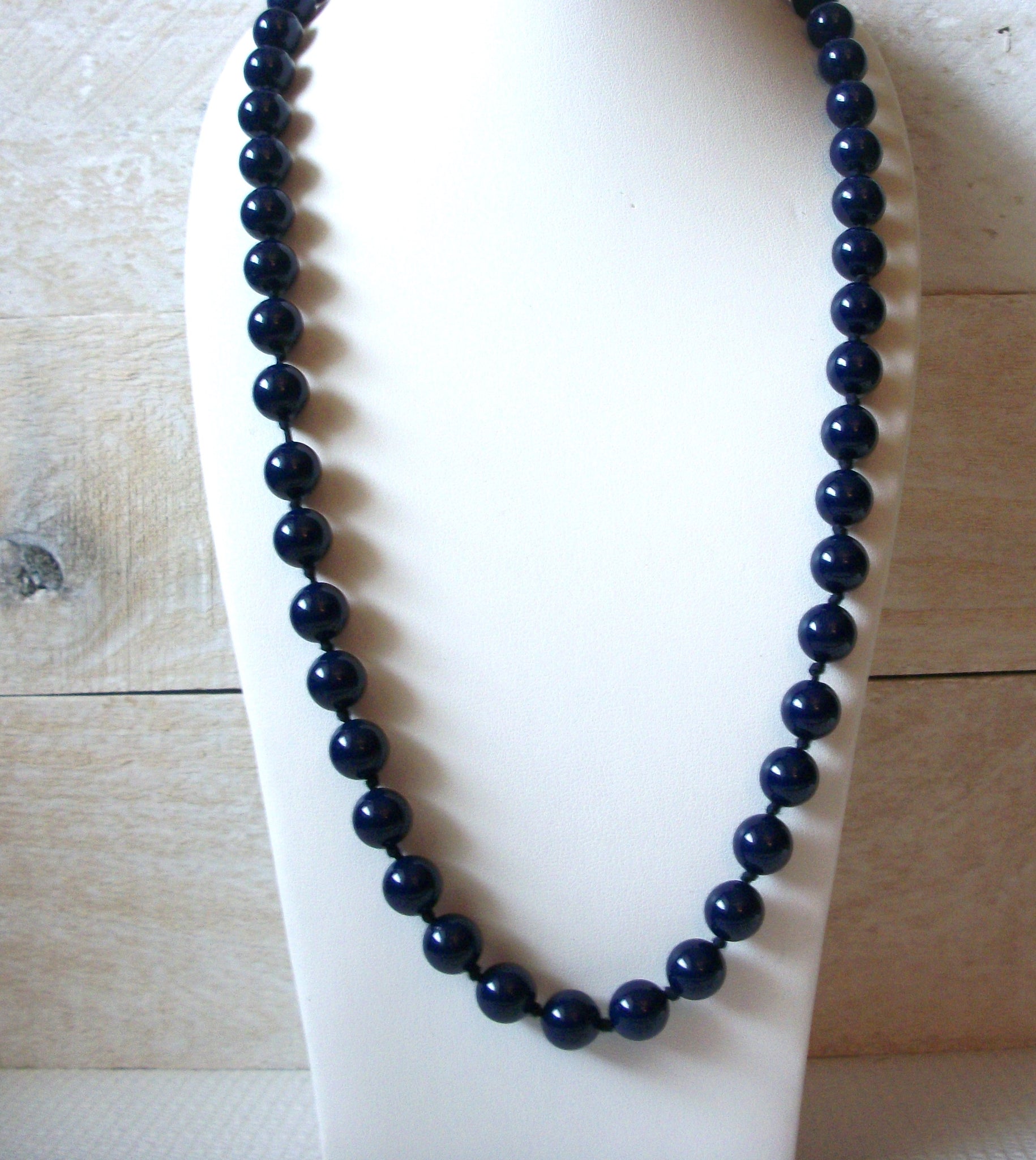 Retro 32 Inch Dark Blue Necklace 52820