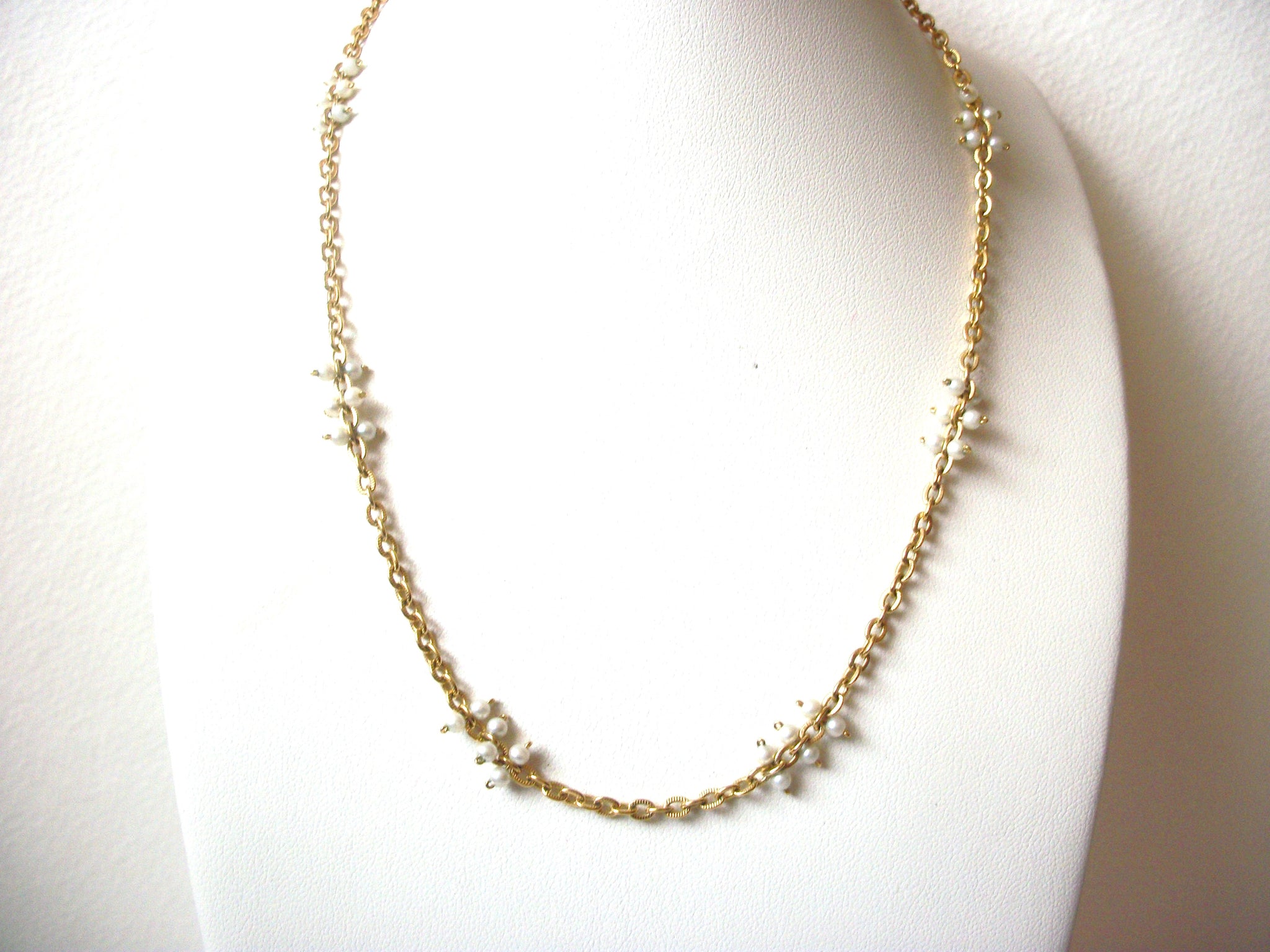 Dainty Vintage NAPIER Pearl Necklace 120320