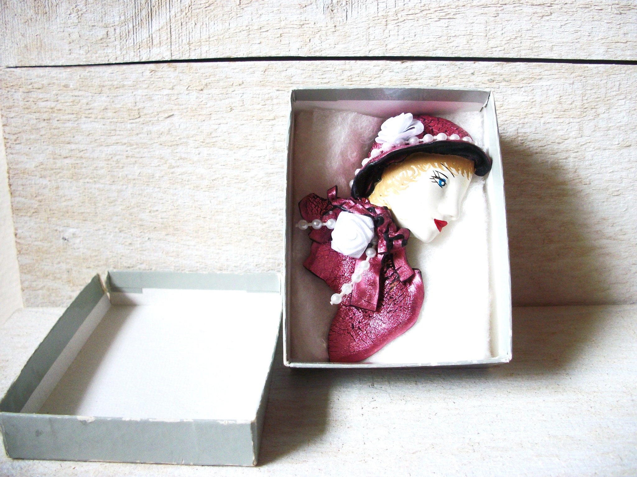 Hand Made Vintage Lady Brooch 60120