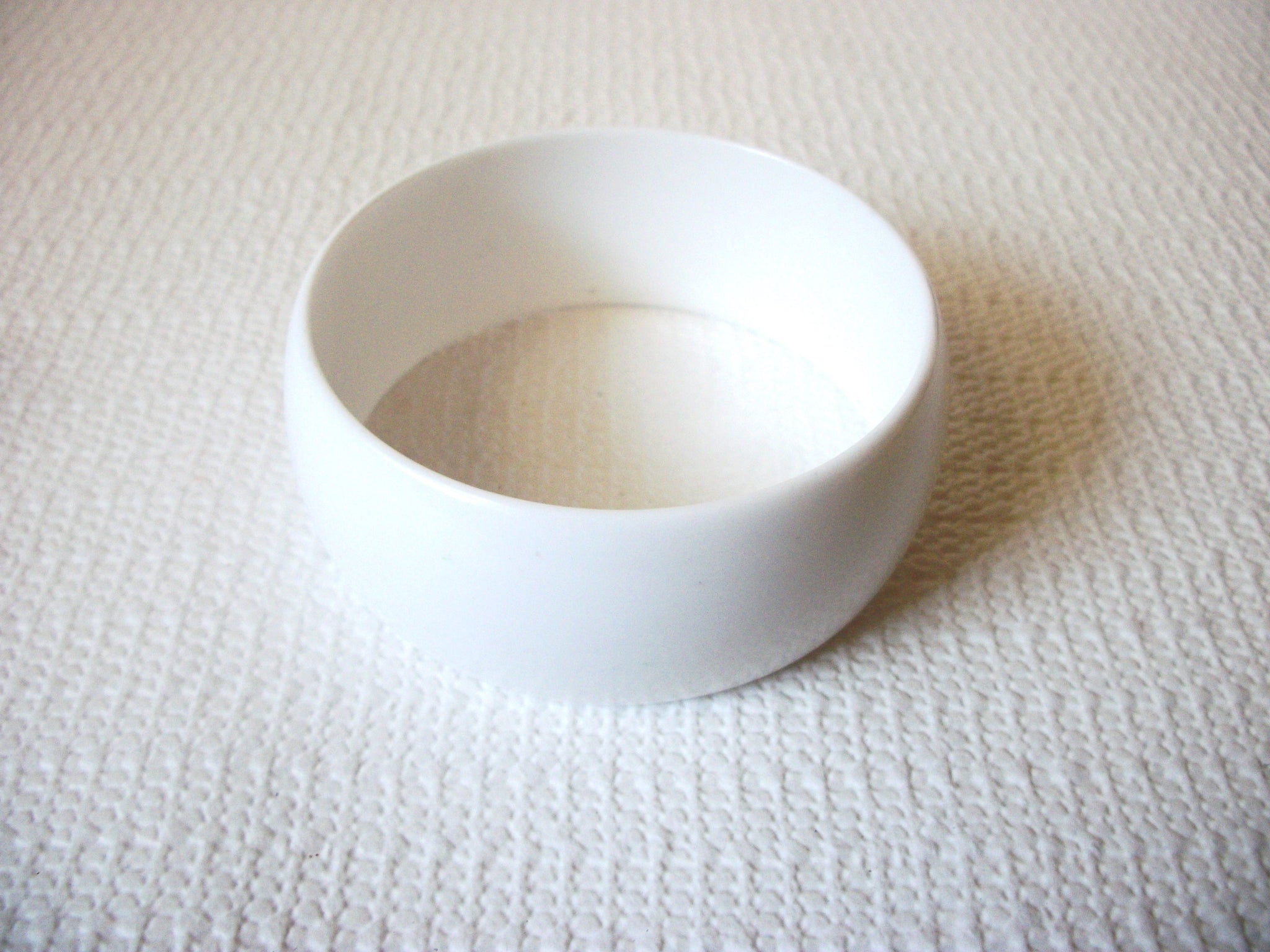 Retro White Chunky Bangle 40520