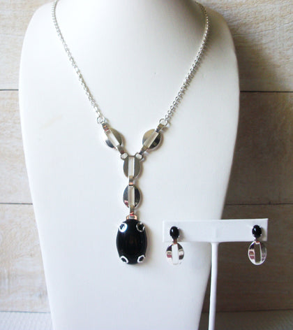 AVON Necklace Earrings Set 60320