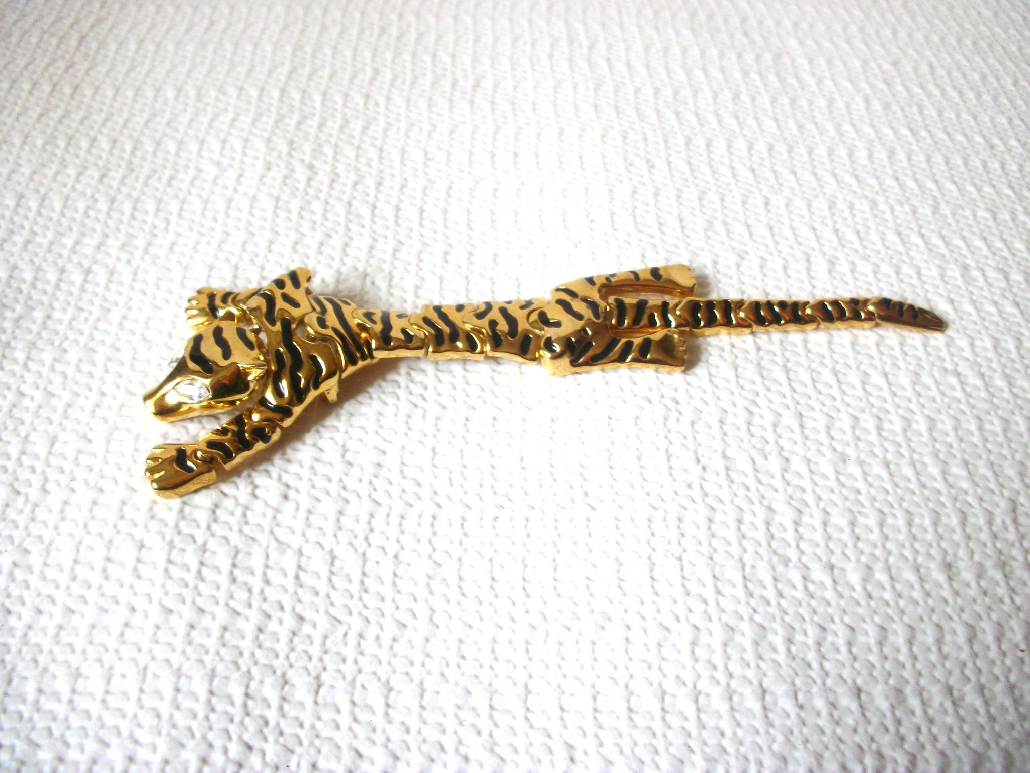 Over Shoulder Wild Cat Brooch 40720