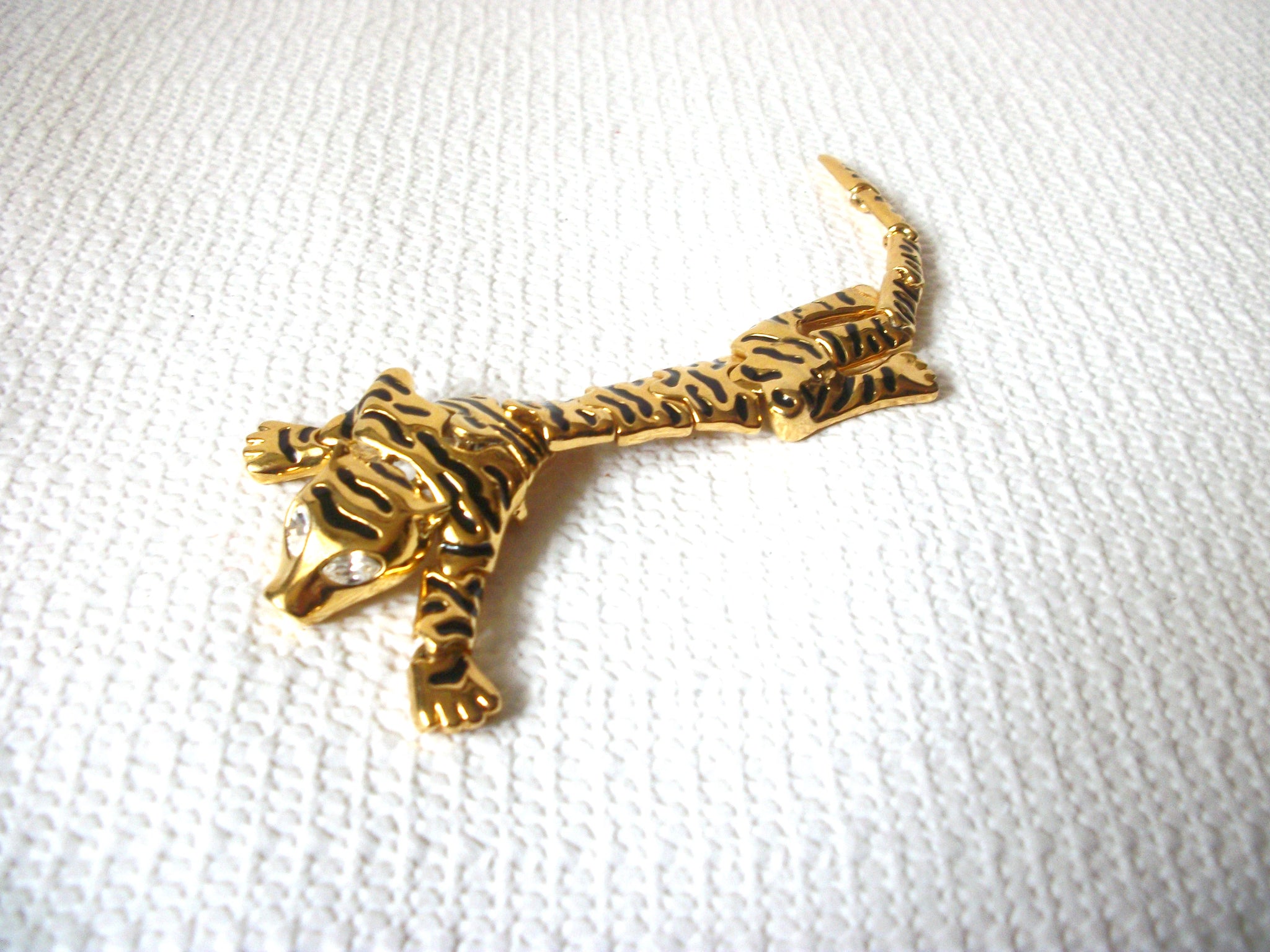 Over Shoulder Wild Cat Brooch 40720