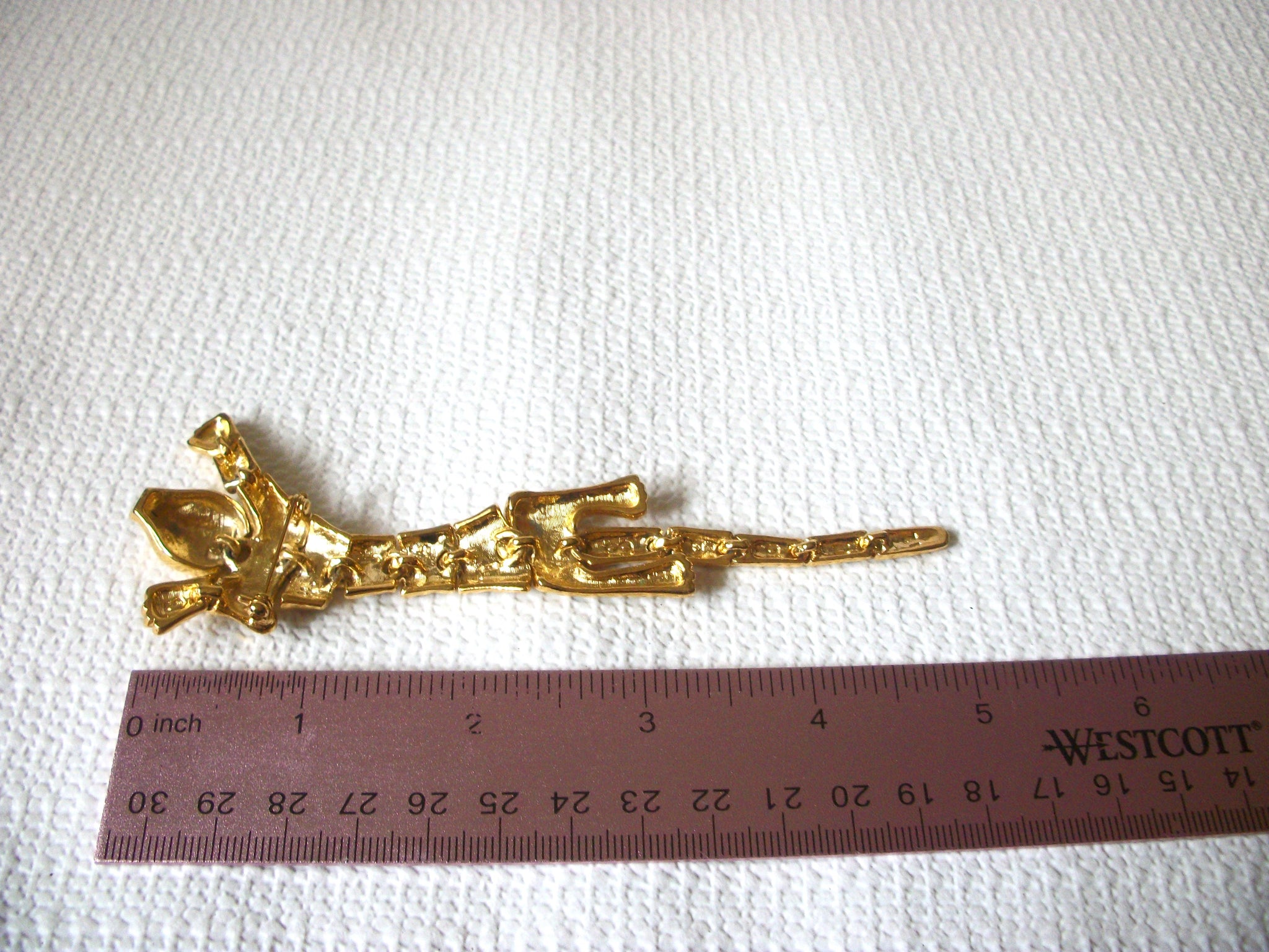 Over Shoulder Wild Cat Brooch 40720