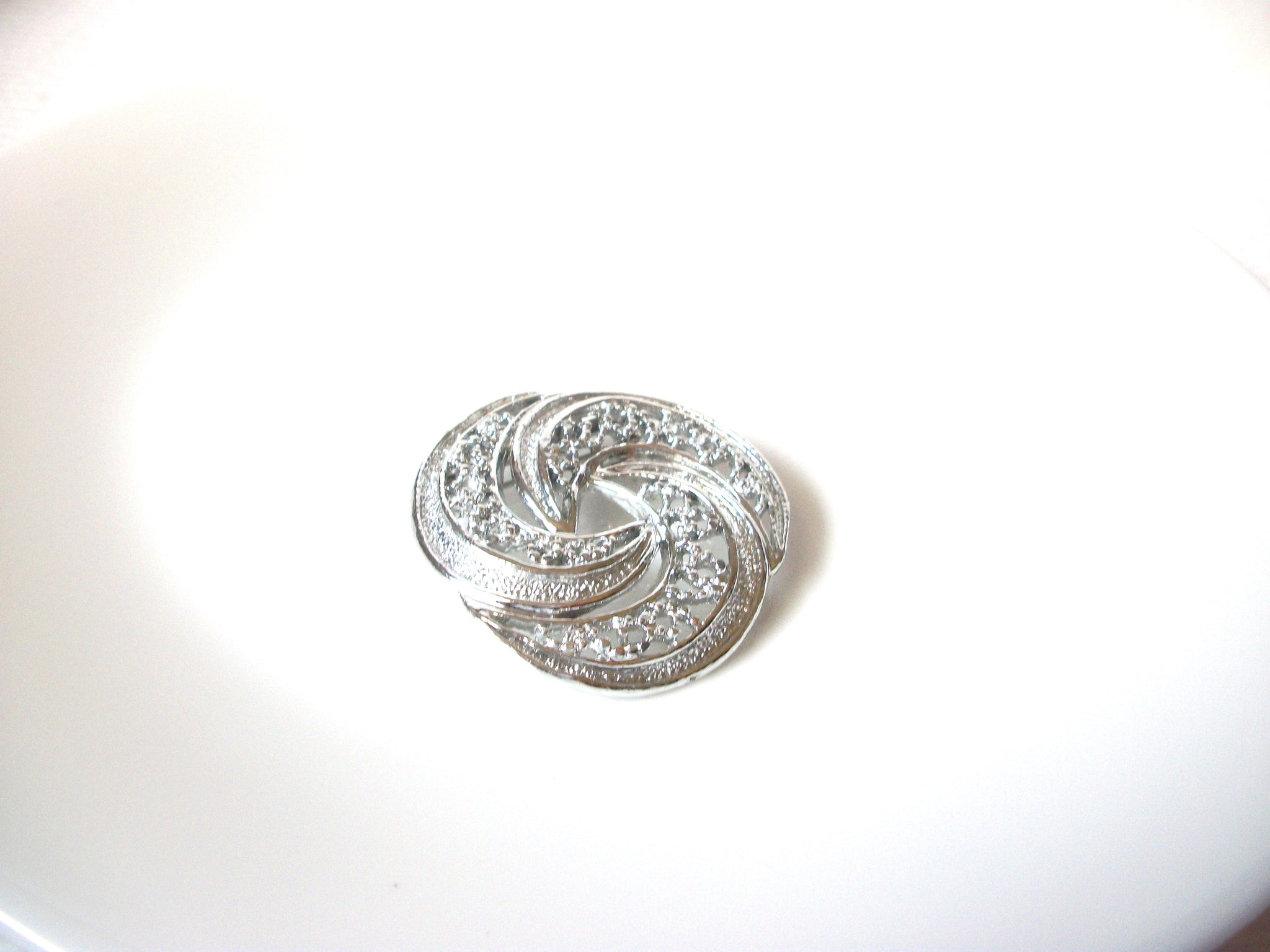 SARAH COV Silver Toned Brooch Pin 121420