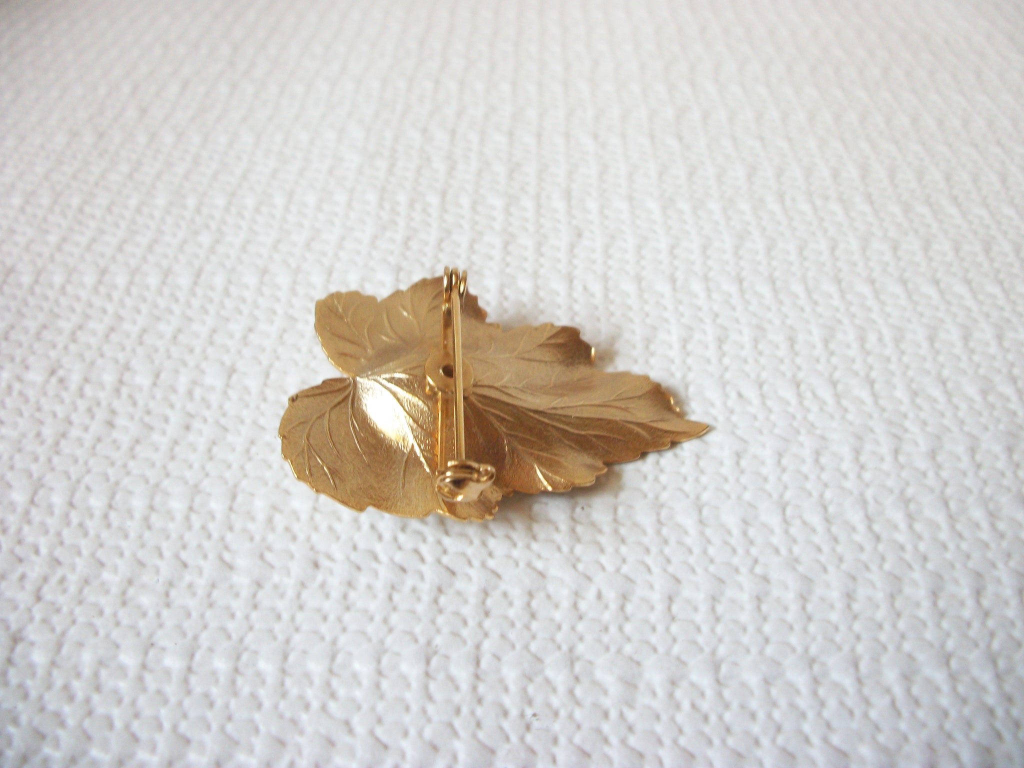 Retro Pearl Leaf Brooch 60320