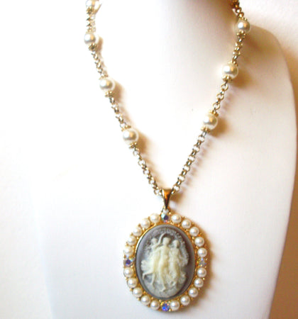 Vintage Cameo Necklace 121520