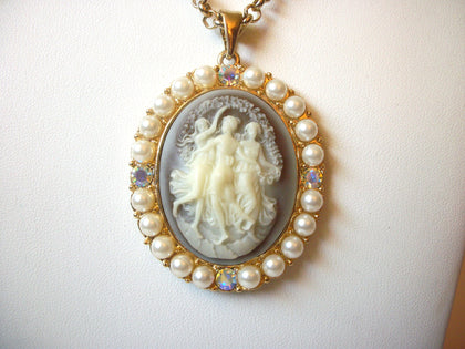 Vintage Cameo Necklace 121520