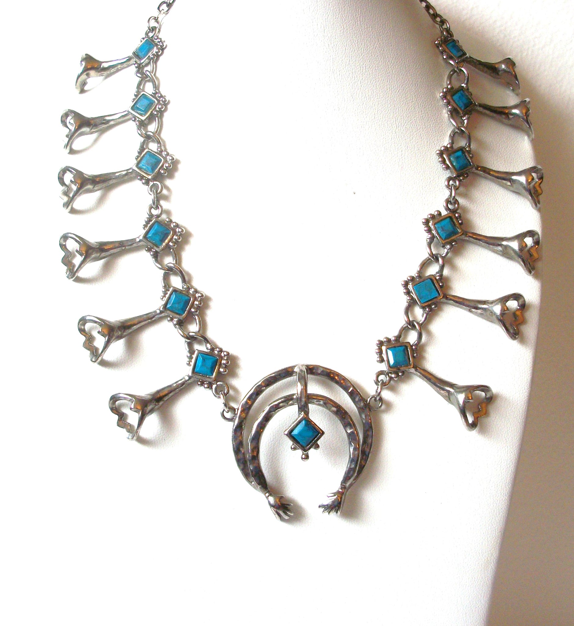 Vintage Simulated Turquoise Stone Native  Necklace 121220