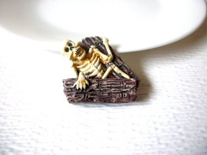 Vintage Old Plastic Skeleton Coffin Brooch Pin 121820