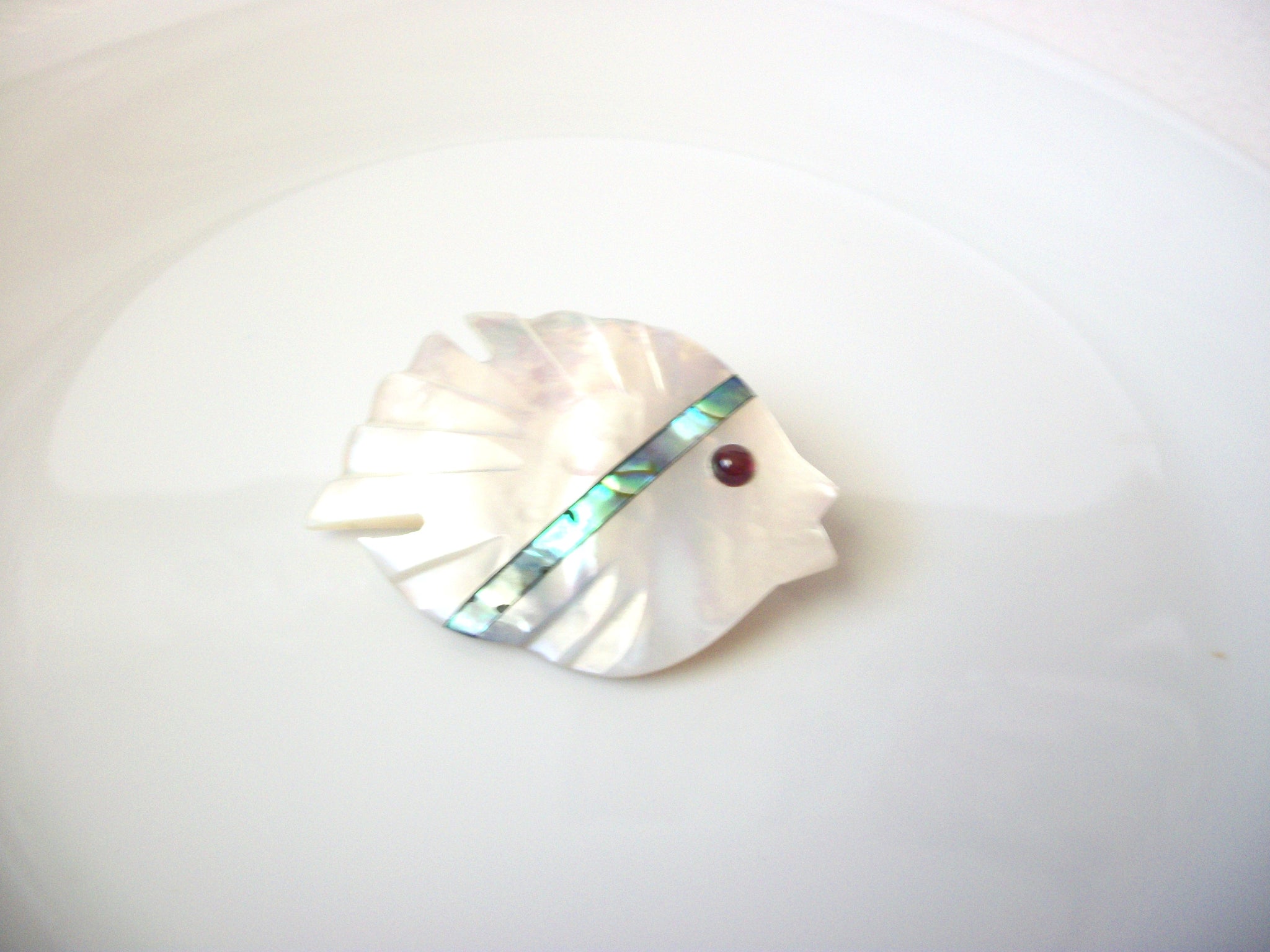 Vintage Mother Of Pearl Paua Abalone Fish Brooch Pin 121820