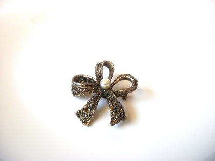 Vintage Antiqued Metal Pearl Ribbon Brooch Pin 121420