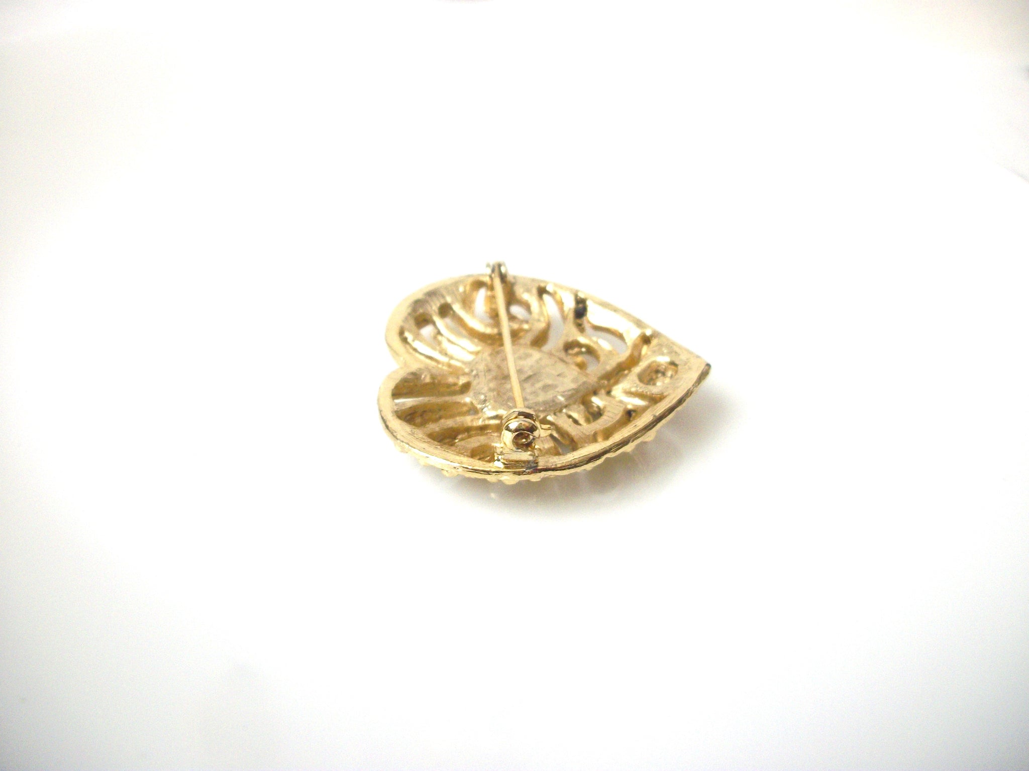 Vintage Gold Toned Black Heart Brooch Pin 121820