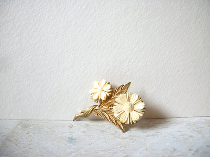 Vintage Gold Ivory Flower Brooch 62320
