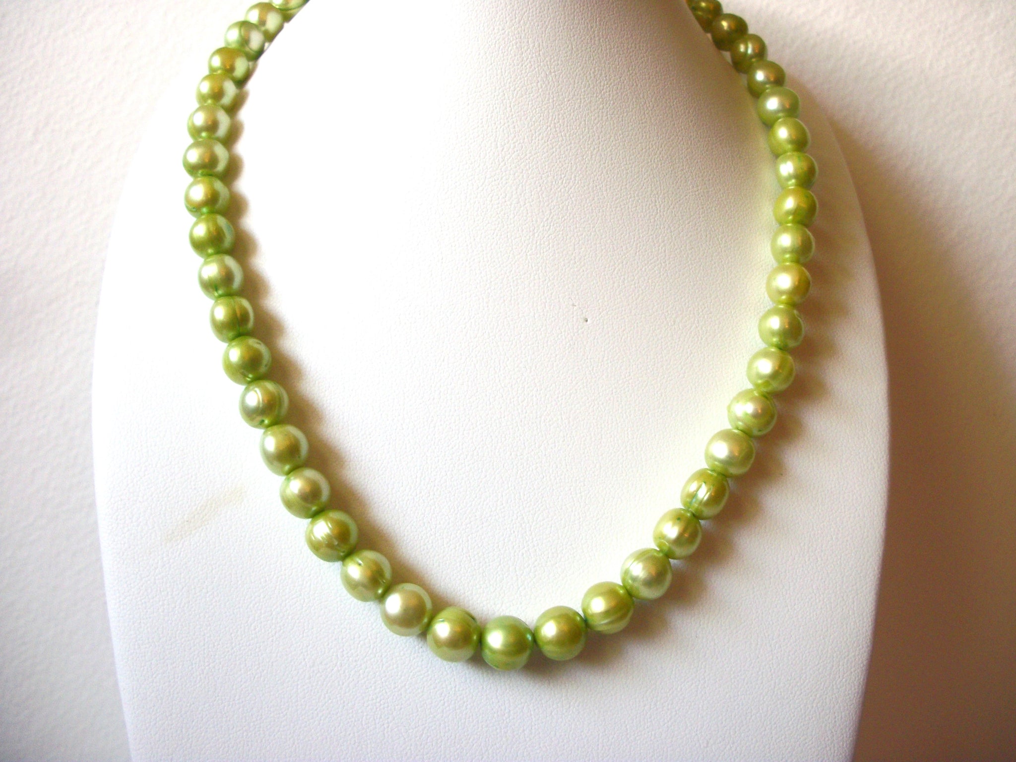 Retro Lime Green Hand Pressed Glass Beads Necklace 62020
