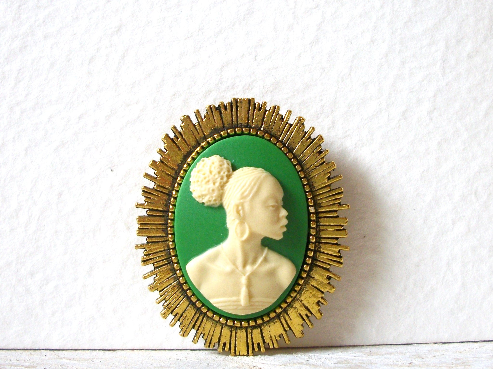 Hand Made Queen Brooch 62020