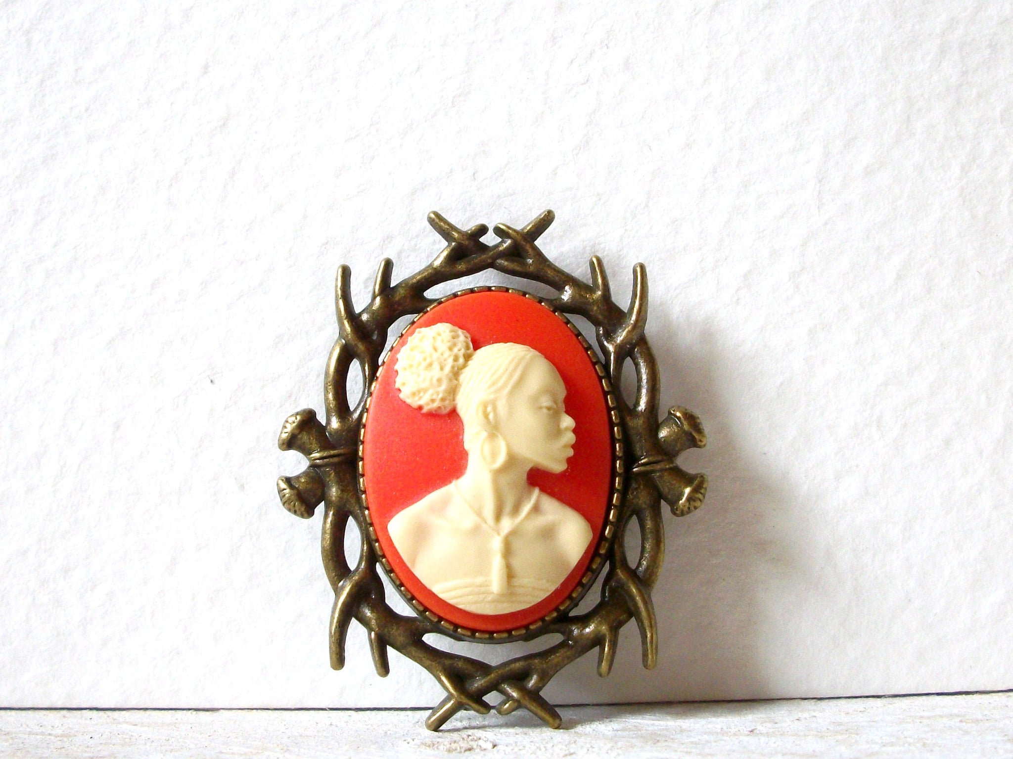 Hand Made Queen Brooch 62020