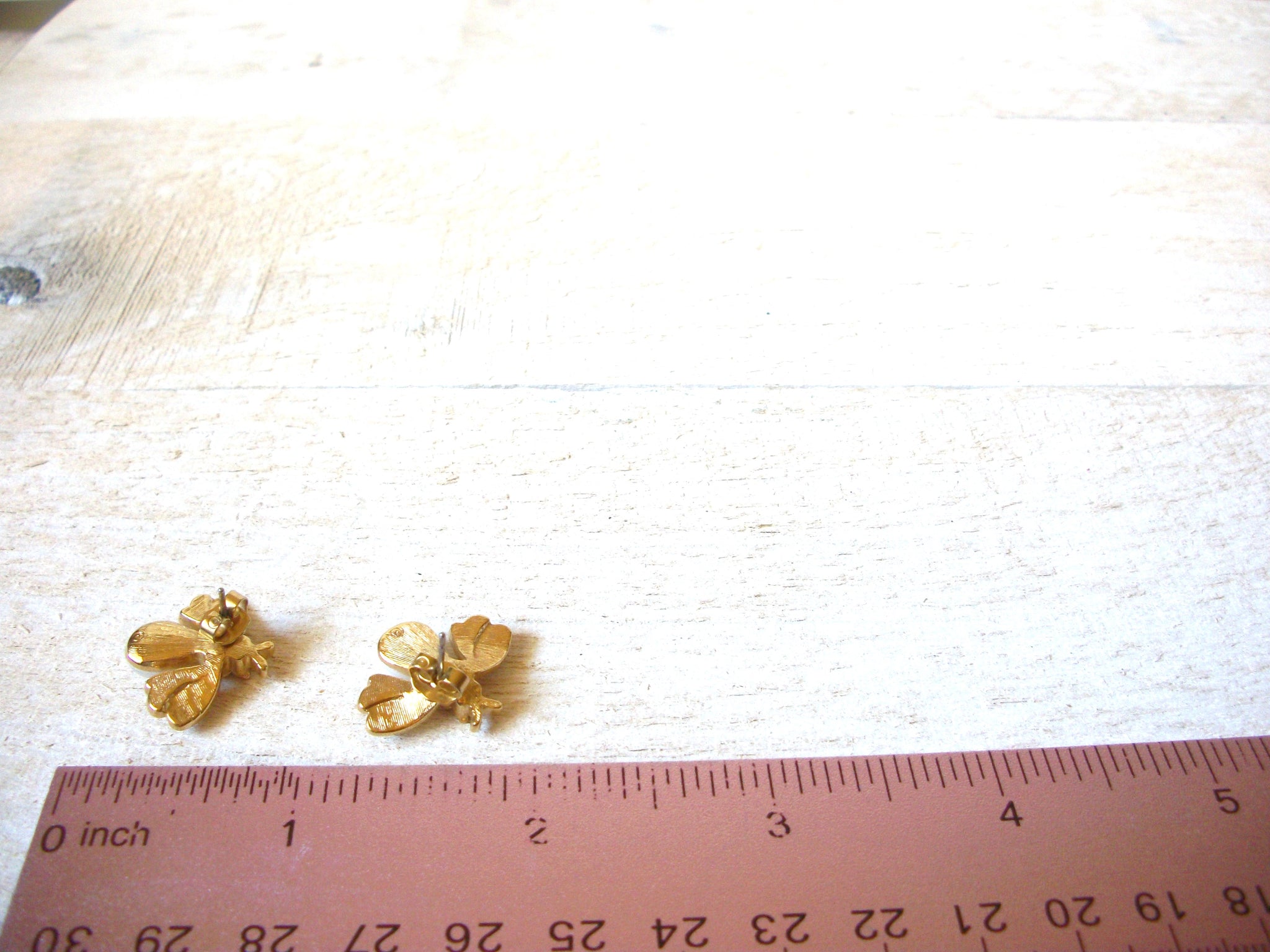 Vintage Honey Bee Earrings 61620