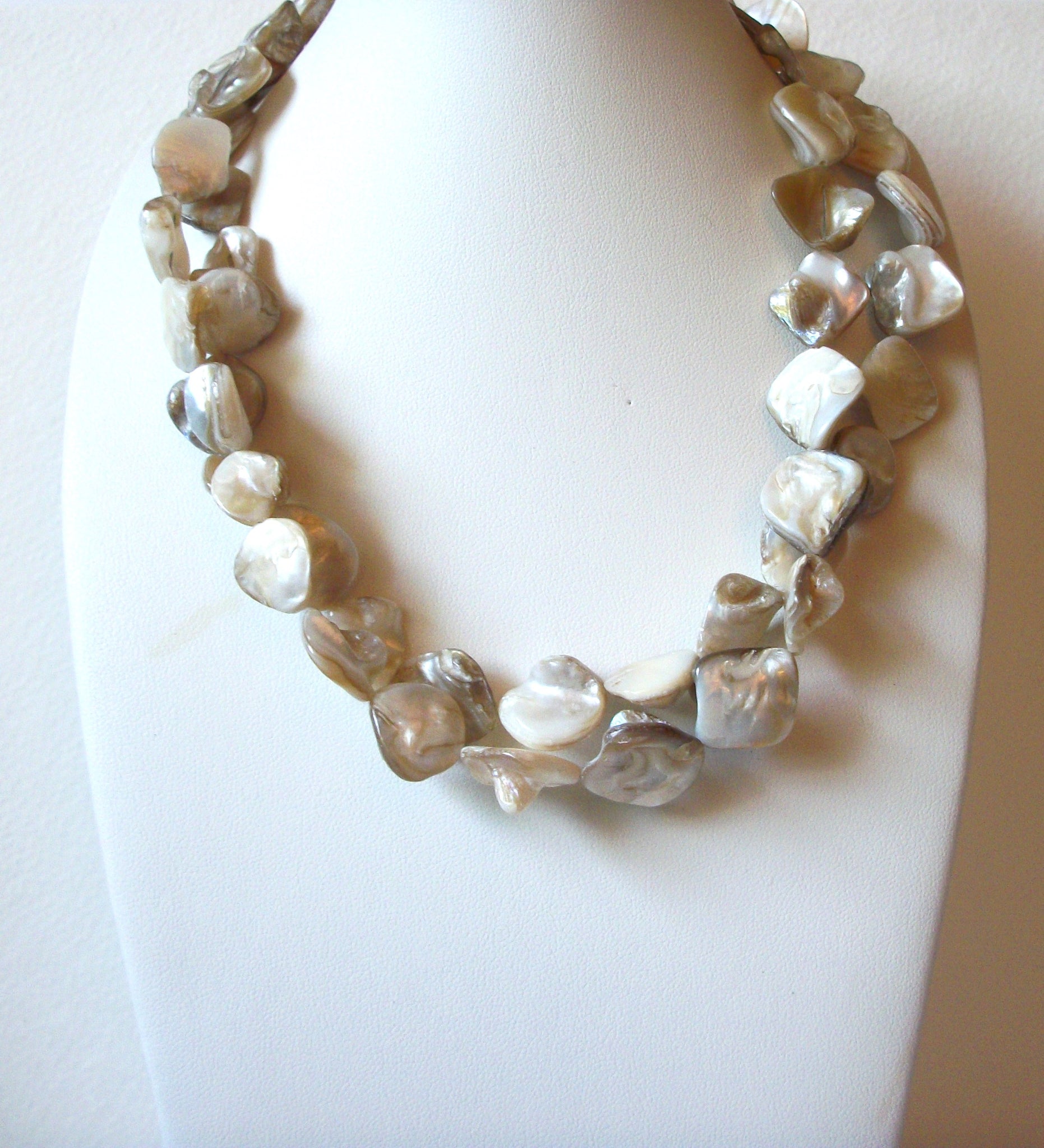 Vintage NY Shell Necklace 60920