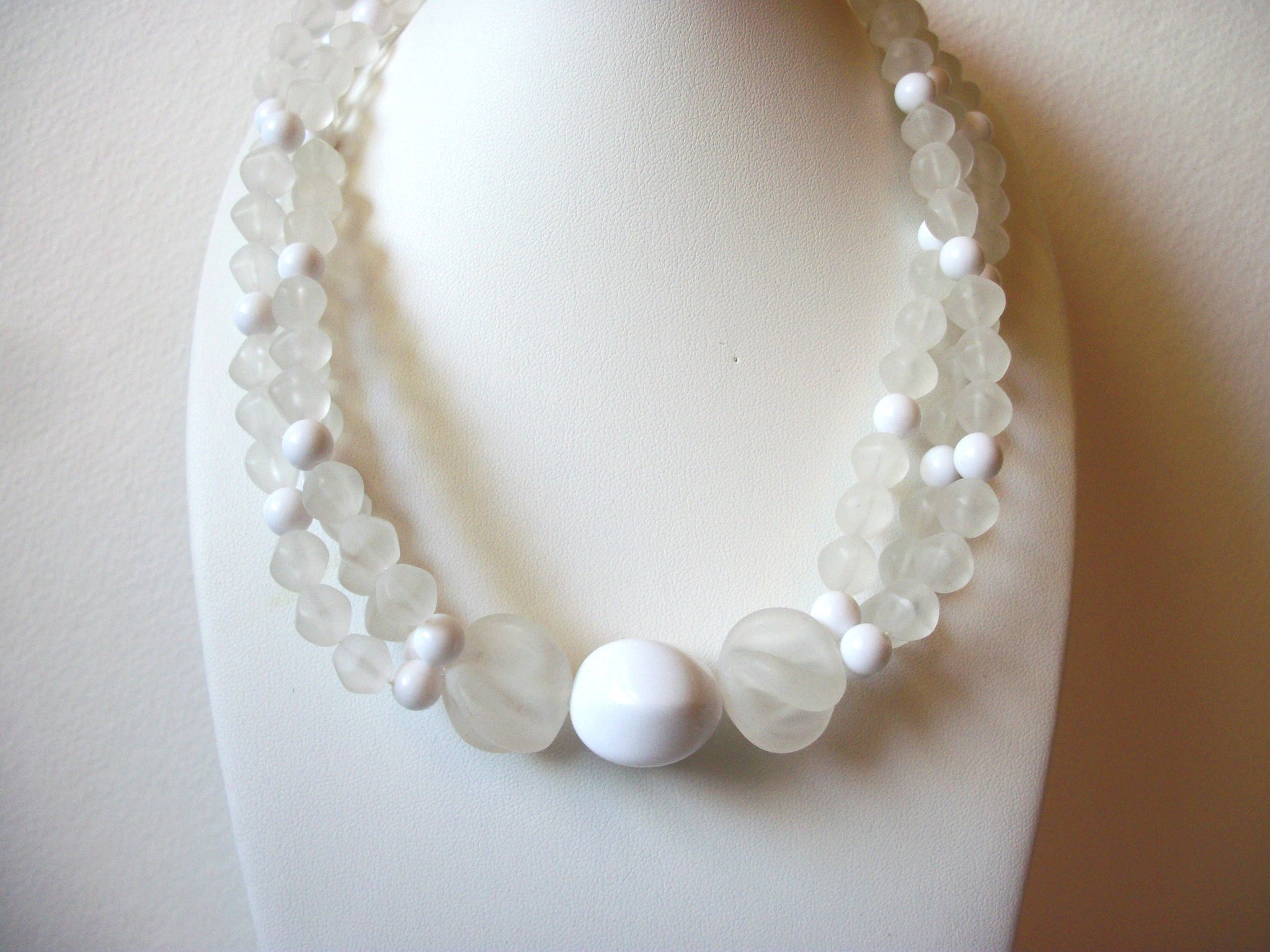 Hand Made Ice Princess Lucite White Clear Beads Necklace 61820