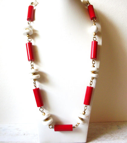 Retro 1970s Red White Necklace 62820
