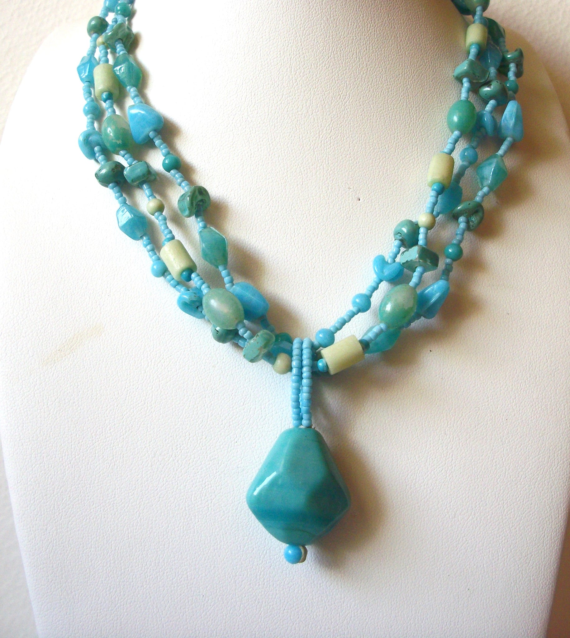 Retro Blue Glass Necklace 62520