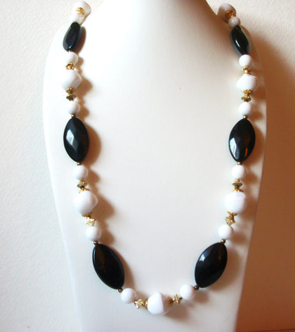 Retro Black White Gold Necklace 62720